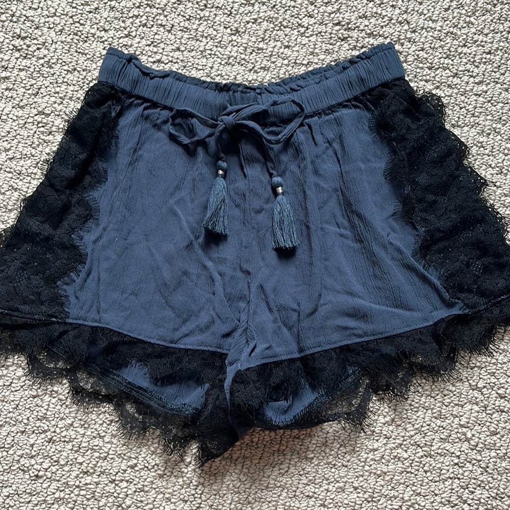 American Eagle short